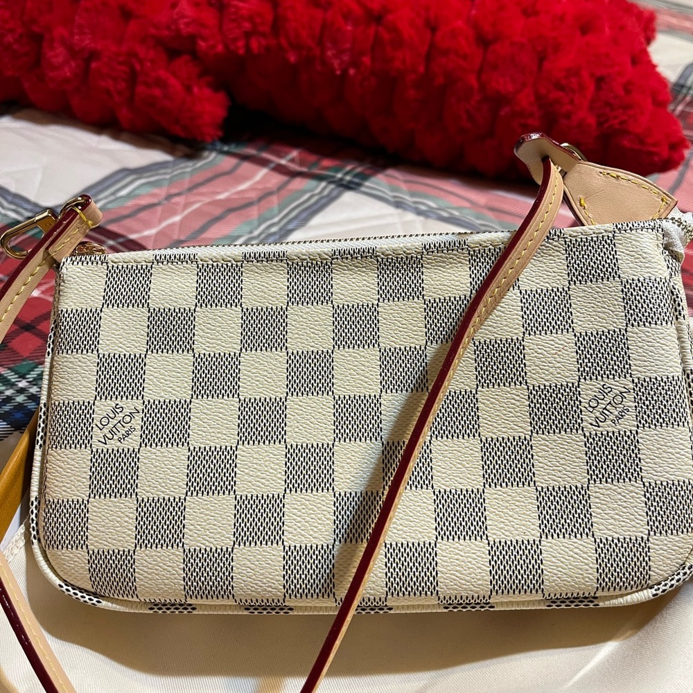Elegant like new Cream and Brown Checkered Clutch